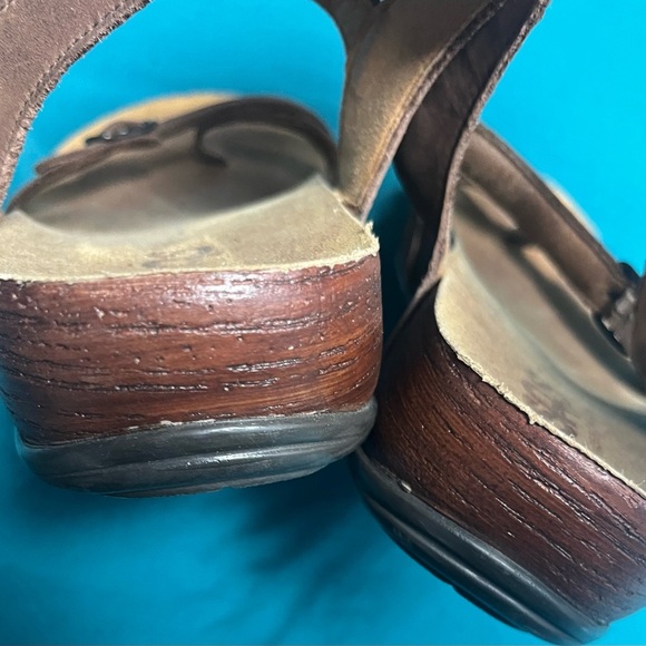 SAS PAMPA TOE LOOP CHOCOLATE LEATHER LOW WEDGE SANDAL
Size 10.5 - Picture 8 of 10